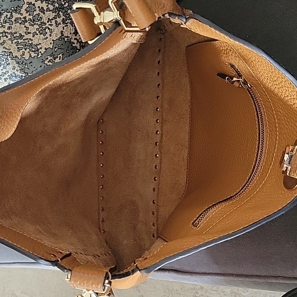 VALENTINO GARAVANI  Pebbled Calfskin Rockstud Flip-Lock Messenger Bag - Picture 11 of 13